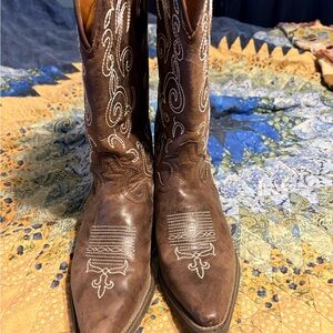 Justin Boots Dark Brown Heeled Boots with White Embroidery